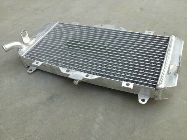 Aluminiumkylare, 30% förbättrad kylning, TIG-svetsad hållbarhet, direkt passform för YAMAHA FZR600R
