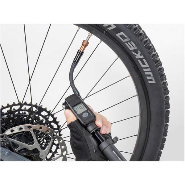 Topeak Mini Pumppu Mountain Digital 2 Stage Musta