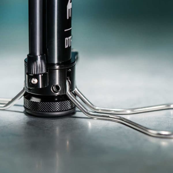 Lezyne Pumppu Digital Travel Floor Drive Hopeinen 160 Psi