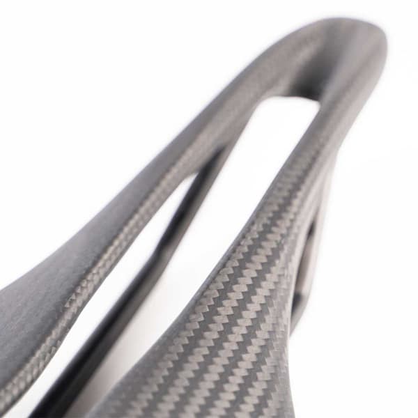 Alpitude Gardenna Carbon 1k Cykelsadel Sort 150 mm