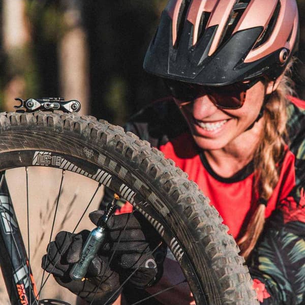 Lezyne Rap Ii 19 Co2 Svart