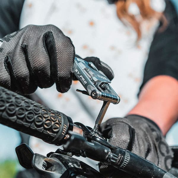 Lezyne Monikäyttötyökalu Sv Pro 17 Hopeinen