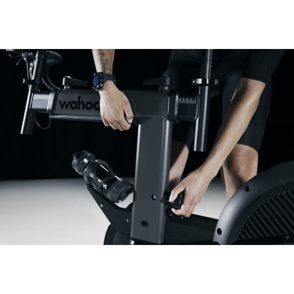 Wahoo KICKR BIKE SHIFT -kuntopyörä