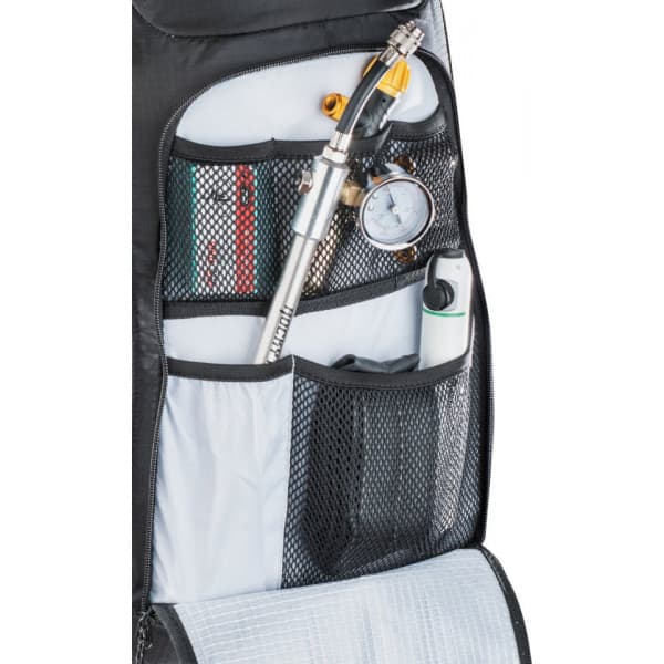 Evoc FR TRAIL BLACKLINE -reppu, M/L
