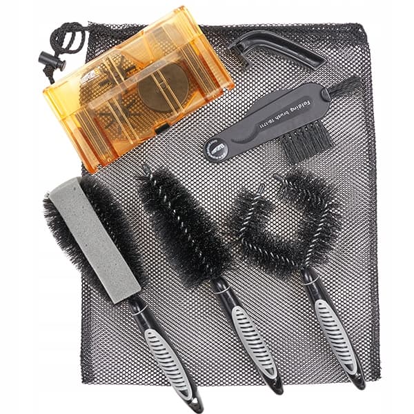 SuperB BIKE AND CHAIN CLEANING KIT.