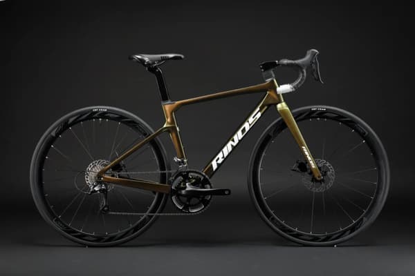 RINOS hiilikuitupyörä 700C Shimano 105 R7000 22-vaihteinen Odin3.0