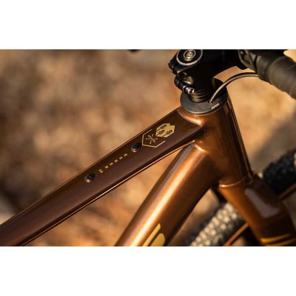 Kross Esker 2.0 700 2024 Gravelcykel Brun L
