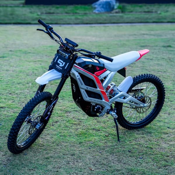 79BIKE FALCON PRO Elektrisk motocrosscykel til voksne, 10000W motor, maks. hastighed 90 km / t, 120 km rækkevidde, 72V 35AH batteri, fuld affjedring