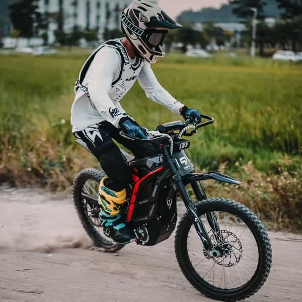 79BIKE FALCON PRO Elektrisk motocrosscykel, 10000W motor, maks. hastighed 90 km / t, 120 km rækkevidde, 72V 35AH batteri, fuld affjedring, NFC