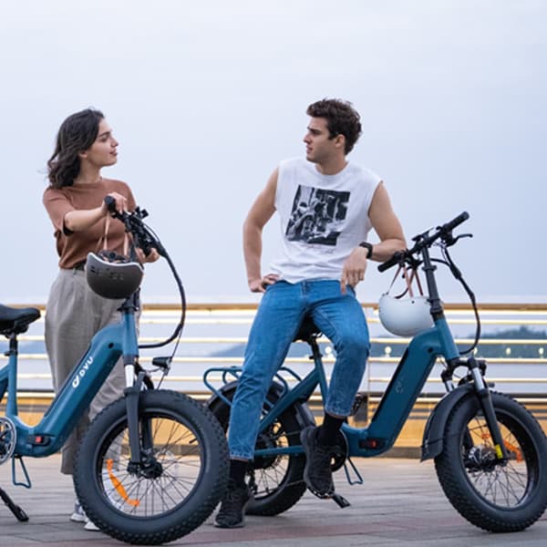 DYU FF500 500W höghastighets elcykel – 32 km/h, 13,5 Ah löstagbart batteri, 20x4,0 feta däck – hopfällbar aluminiumpendlare