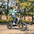Miniatyrbillede 3 af 7: ENGWE L20 3.0 Boost Elcykel, 250W Navmotor, 648Wh Batteri Til 135 KM Ture, Udstyret Med Shimano 7-Gear Og Fuld Affjedring