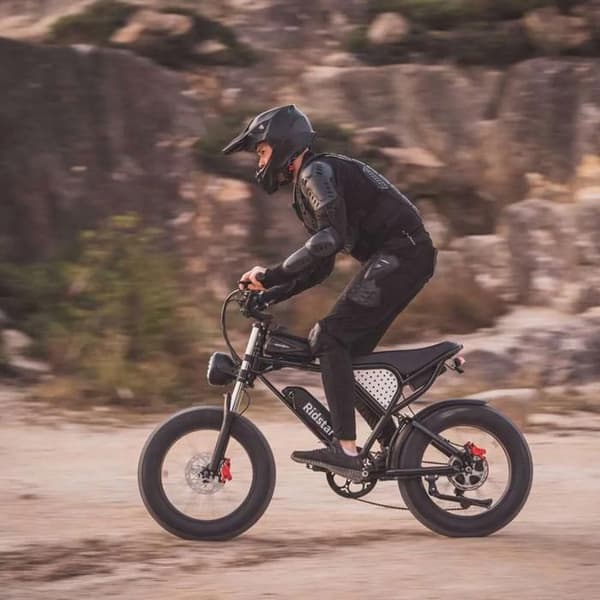 VTT Elcykel Ridstar Q20 motor 1000W (toppeffekt 1500W) 48V20AH 60-80km 50km/h Shimano 7 växlar terrängdäck 20"*4.0 Svart