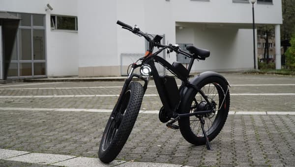 GUNAI GN88 elcykel 2*1000W motor, 22AH batteri, 100km räckvidd, 55km/h hastighet, 26*4.0 tums fatdäck, SHIMANO 21-växlad, hydraulisk oljebroms