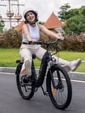 Pikkukuva 11 / 11: DYU C1 26 tuuman kaupunkisähköpyörä, 350W moottori, 36V 10AH akku, maksimikantama 65KM. Shimanon seitsenvaihteiset, 26*2,5” maastorenkaat.