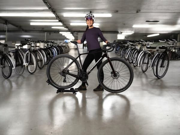 CYKELSTAND TIL CYKELHJULHOLDER JUSTERBAR GULV 24-29"