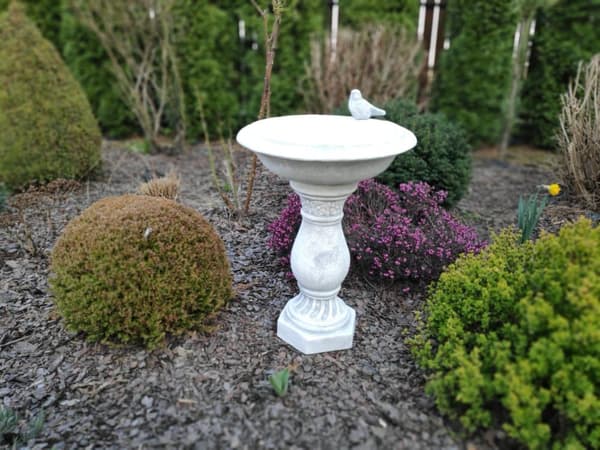 Klassiskt fågelbad på pelaren med djup tallrik, gjord av rekonstituerad sten 55cm