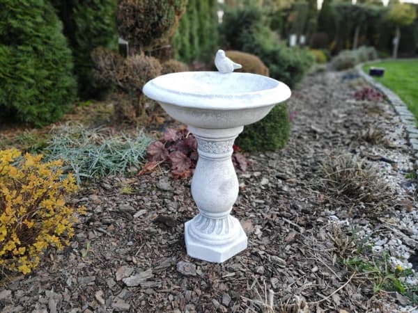 Klassiskt fågelbad på pelaren med djup tallrik, gjord av rekonstituerad sten 55cm