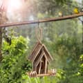 Miniatyrbild 2 av 6: Relaxdays fågelholk dekorationshus för fåglar i trä att hänga upp villa handgjord balkong, natur