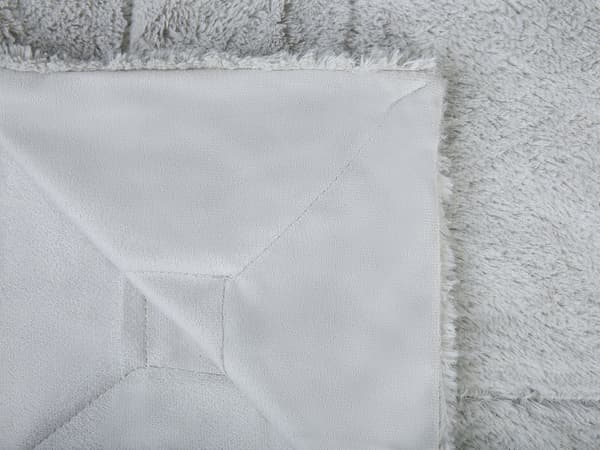 Sengetæppe Grå Polyester 180 x 200 cm Dekorativ Fluffy Blød Plaid Fleece til Soveværelse Dobbeltseng Tilbehør Indretning Pigeværelse