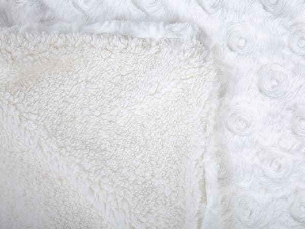 Sengetæppe Hvidt Polyester 200 x 220 cm Varm Blød Quiltet Plaid Tæppe til Soveværelse Stue Dobbeltseng Indretning Tilbehør Pigeværelse