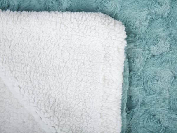 Sengetæppe Lysegrøn Polyester 200 x 220 cm Varm Blød Quiltet Plaid Tæppe til Soveværelse Stue Dobbeltseng Indretning Tilbehør Pigeværelse
