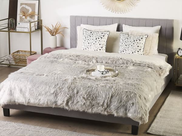 Sengetæppe Lysegrå Akryl Polyester 200 x 220 cm Dekorativ Fluffet Plaid i Imiteret Pels til Stue Sofa eller Soveværelse Indretning Tilbehør