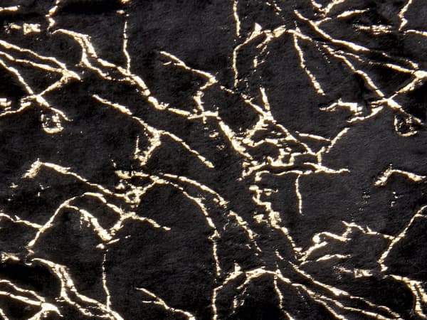 Filt Svart Polyester 130 x 180 cm Överkast Gyllene Marmormönster Vardagsrum Sovrum