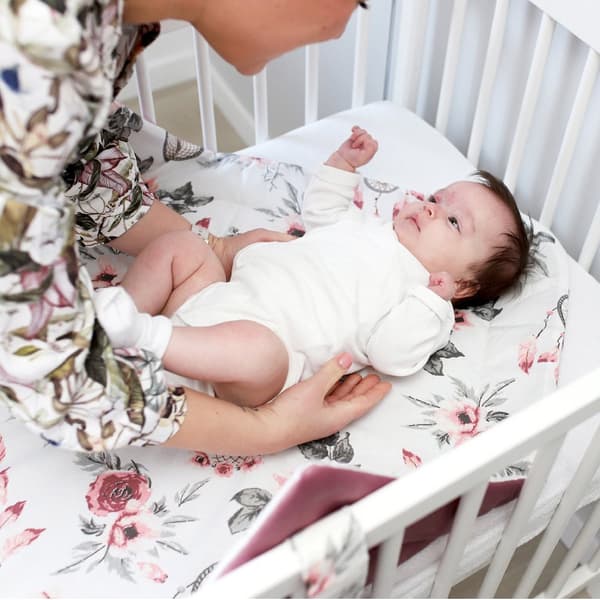 Baby ekorrfilt - babyfilt swaddle filt babynest swaddle filt kuvertfilt 80x80 cm bomull med drömfångare - sammetsrosa