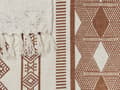 Pikkukuva 6 / 6: Huopa beige ruskea 130 x 180 cm puuvilla abstrakti Kelim-kuvio boho käsintehty viltti