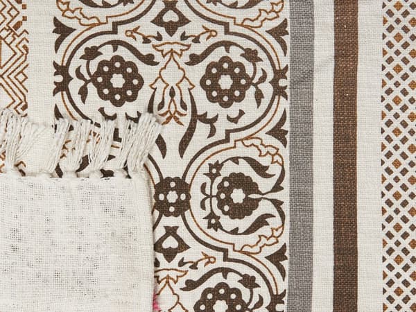 Huopa beige ruskea 130 x 180 cm puuvilla kukkakuvio boho tupsut käsin valmistettu viltti
