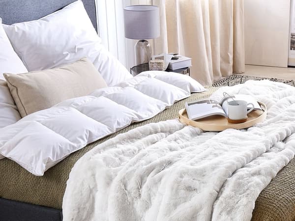 Pledd Hvit Polyester Stoff 150 x 200 cm Mykt Koselig Tilbehør Dekorasjon Sengeteppe Soverom Stue Moderne design
