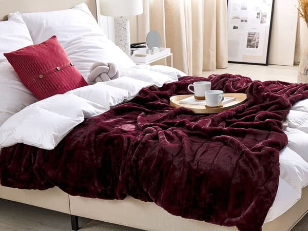 Teppe Vinrød Polyesterstoff 180 x 220 cm Retro Design Stue Soverom Pledd Rektangulært