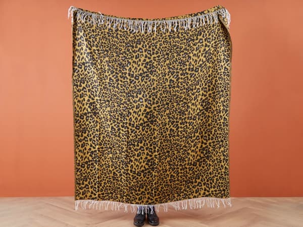 Viltti ruskea musta 130 x 170 cm akryyli polyesteri leopardikuvio tupsut moderni boho