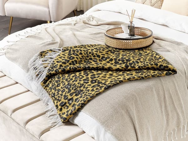 Viltti ruskea musta 130 x 170 cm akryyli polyesteri leopardikuvio tupsut moderni boho