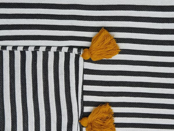 Plaid Tæppe Sort Hvid Polyester 130 x 170 cm Moderne Blød Slumretæppe Design med Kvaster Stribet Mønster Soveværelse Tilbehør