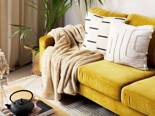 Tæppe Sandbeige Imiteret Pels 125 x 150 cm Bamse Blødt Fluffy Dekorativt Pyntebetræk Tilbehør til Hjemmet