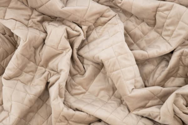 Jilly sengetæppe 80x260cm beige.
