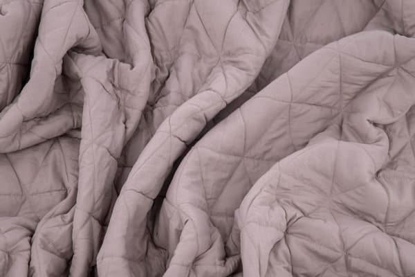 Nilla överkast 180x260cm rosa.