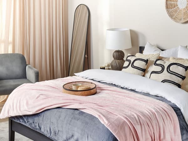 Fleecetæppe Lyserød Polyester 200 x 220 cm Blød Hyggetæppe til Sofaen Plaid til Seng Dekoration Moderne Tilbehør Varm Tæppe
