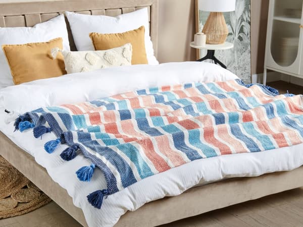 Plaid Multifarvet Polyester 135 x 150 cm Blød Hyggetæppe til Sofa Moderne Stribet Varm Hyggetæppe med Kvaster Design Inspiration Senge Plaid