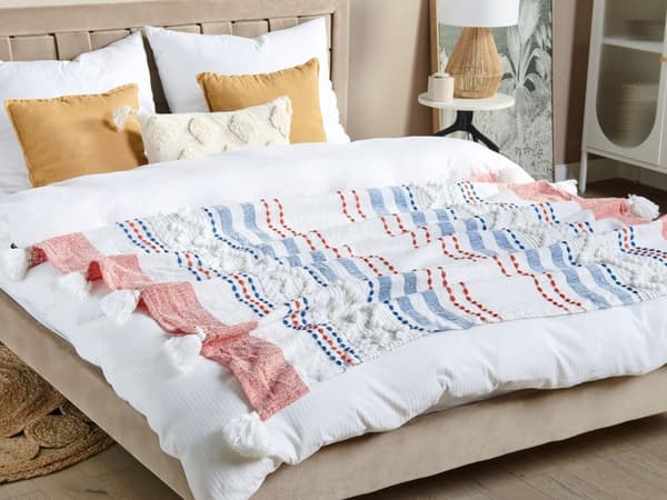 Pläd Flerfärgad Polyester PET 130 x 150 cm med dekorativa tofsar Randigt mönster