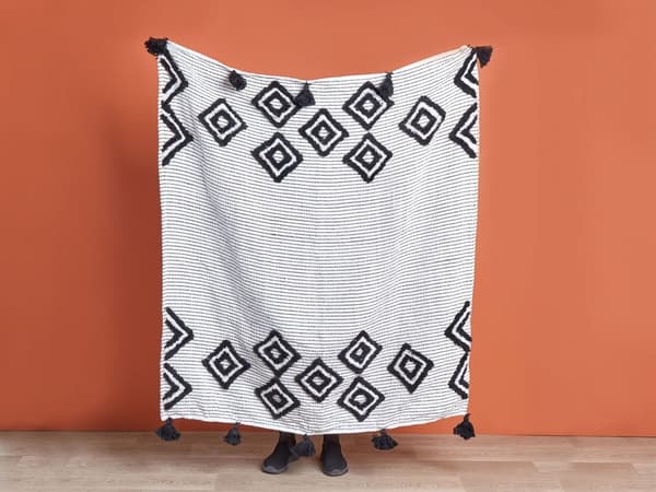 Pledd Hvit Svart Polyester PET 130 x 150 cm med dekorative dusker Håndlaget