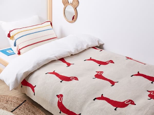 Torkkupeitto beige punainen 130 x 170 cm puuvilla koirakuvio konepestävä lasten moderni