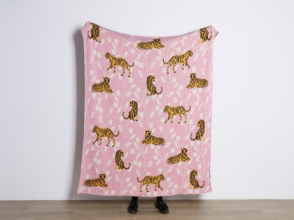 Barnfilt Rosa Bomull 130 x 180 cm Sängfilt Mysigt Tigermönster Sovrum Barnrum Modern Design