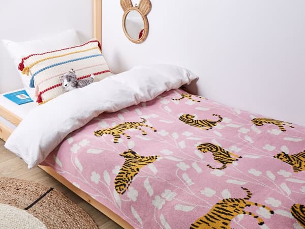 Barnfilt Rosa Bomull 130 x 180 cm Sängfilt Mysigt Tigermönster Sovrum Barnrum Modern Design