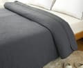Miniatyrbillede 7 af 10: Rootz Vendbart Sengetæppe - Sofatæppe - Polyester - Åndbar - Alsidig - Mørkegrå - 360 g/m² - 1 cm Kant - 150 cm x 200 cm