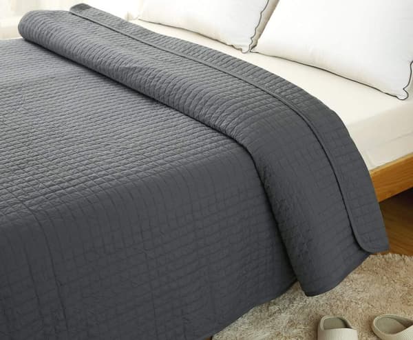 Rootz Vendbart Sengetæppe - Sofatæppe - Polyester - Åndbar - Alsidig - Mørkegrå - 360 g/m² - 1 cm Kant - 150 cm x 200 cm
