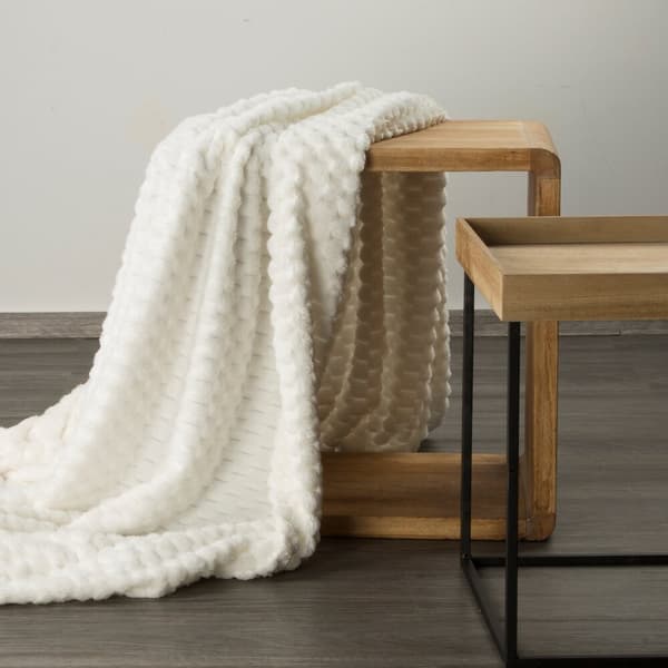Tæppe CINDY6 150x200 Design91 hvid med 3D rumlig prægning