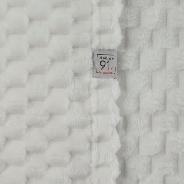 Filt CINDY6 130x160 Design91 vit med 3D spatial prägling
