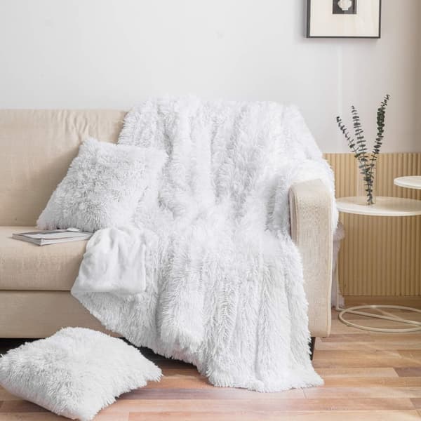 Filt överkast YETI 150x200 lurvig pälsstruktur vit